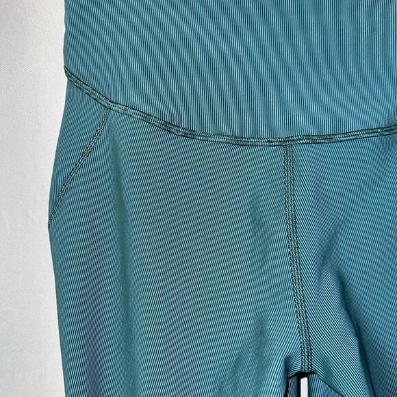 💚💙 Lululemon Base Pace High-Rise Tight 25” Two-Tone Ribbed - Size 8 💚💙 - Picture 8 of 13